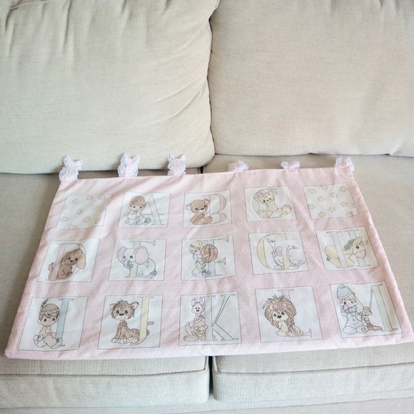 Vintage handmade alphabet hanging quilt - Picture 4 of 6